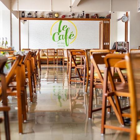 Hotel Jewel Of Chembur Мумбай Екстериор снимка