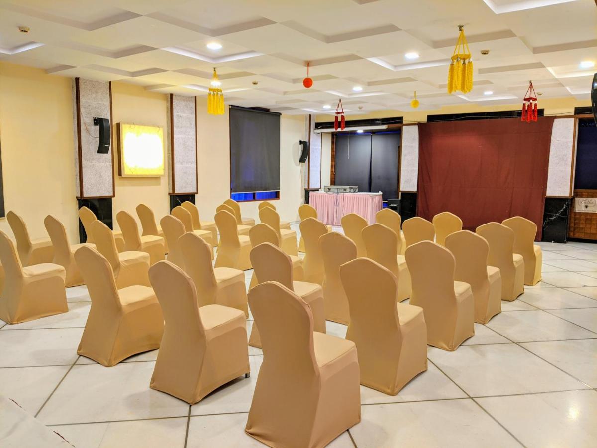Hotel Jewel Of Chembur Мумбай Екстериор снимка
