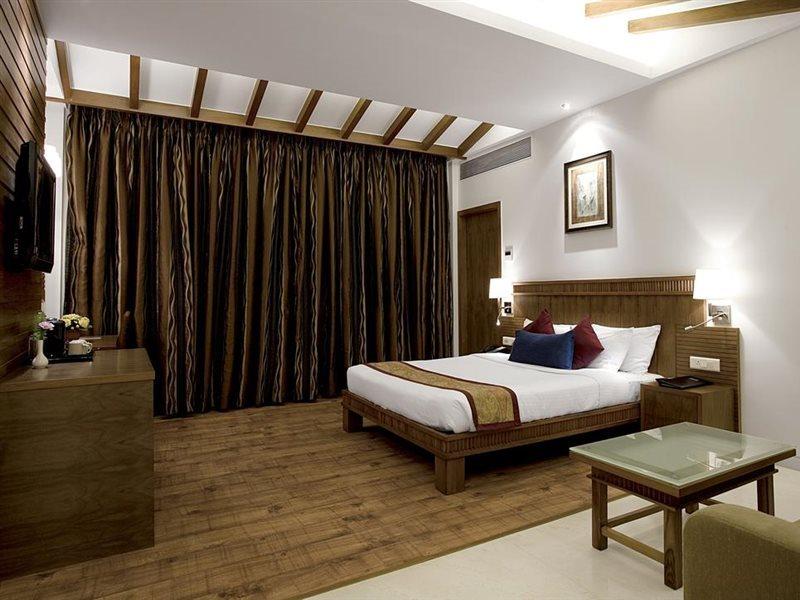Hotel Jewel Of Chembur Мумбай Екстериор снимка