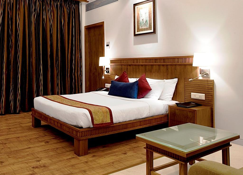 Hotel Jewel Of Chembur Мумбай Екстериор снимка