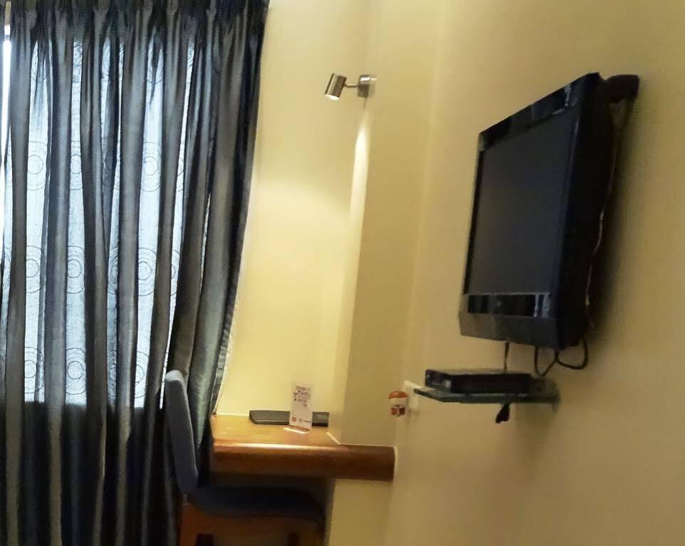Hotel Jewel Of Chembur Мумбай Екстериор снимка
